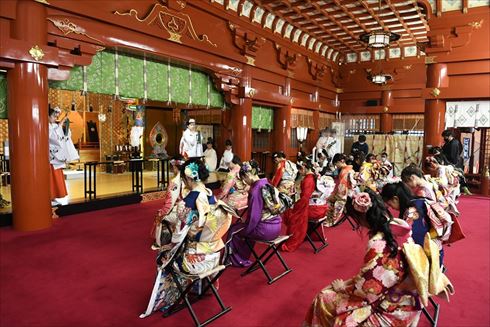 AKB48 成人式 浅井七海 倉野尾成美 坂口渚沙 福岡聖菜 横山結衣