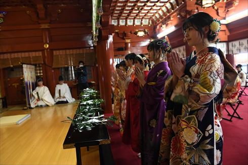 AKB48 成人式 浅井七海 倉野尾成美 坂口渚沙 福岡聖菜 横山結衣