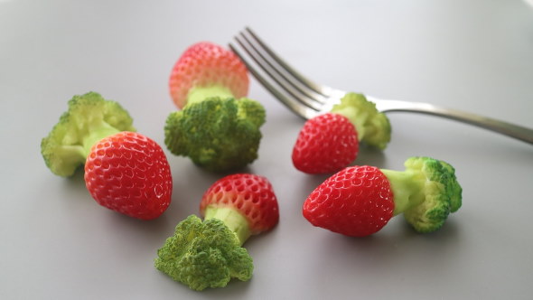 粘土 苺 ブロッコリー ストロッコリー ブロロベリー