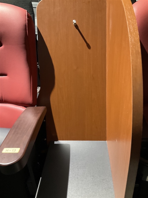 コロナ時代の新たなサービス、イオンシネマのパーテーションつき座席が真に快適だった理由とは