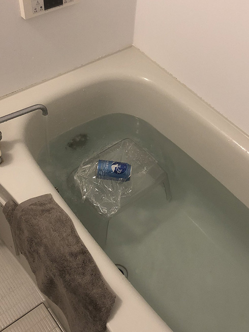 キンキンに冷えていそうだ…　サランラップの秘めたる力を引き出した撮影ワザがすごい