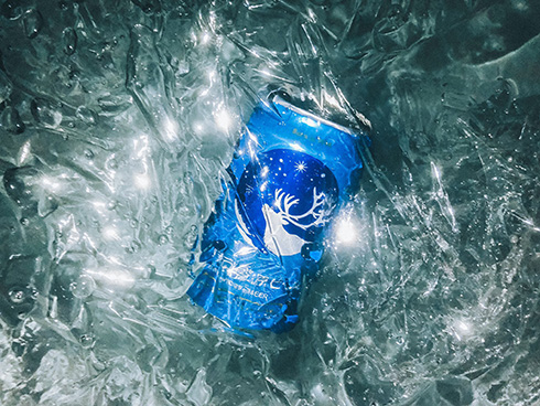 キンキンに冷えていそうだ…　サランラップの秘めたる力を引き出した撮影ワザがすごい