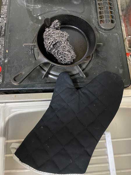 キャンプ場 遺棄 スキレット キレイに サビ取り 方法 不法投棄 反対