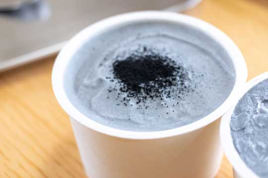 燕三条 鉄アイス 食べる 工場 表現 ジェラート ミルク