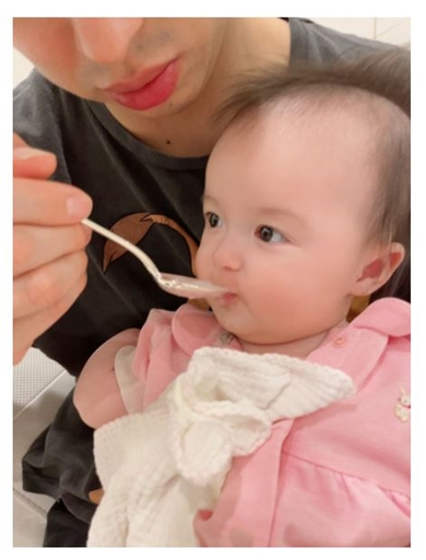 アレクサンダー アレク 娘 離乳食 川崎希