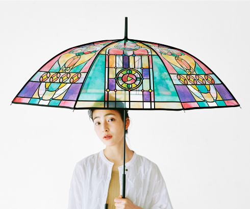 広げればあこがれの世界 大正ロマンなステンドグラスの傘