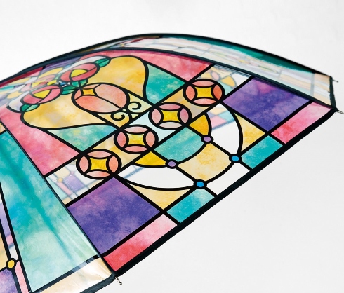 広げればあこがれの世界 大正ロマンなステンドグラスの傘