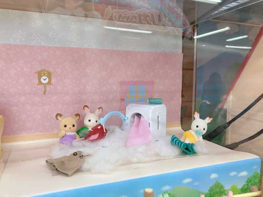 ヨドバシ 吉祥寺店 シルバニアファミリー ディスプレイ いたずら 子ども