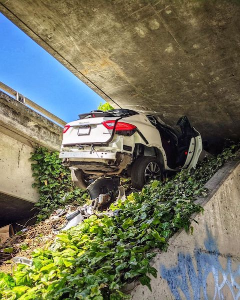 マセラティ 事故 海外 警察