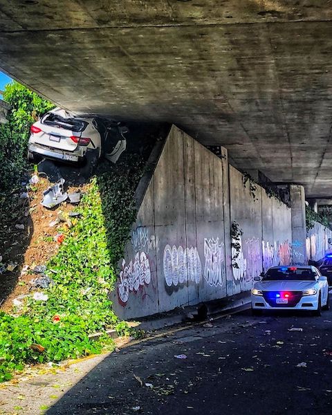 マセラティ 事故 海外 警察