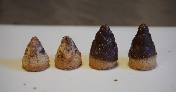 明治 きのこの山 たけのこの里 チョコレート 戦争