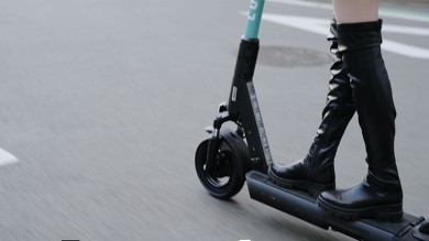 電動キックボード ノーヘルOK