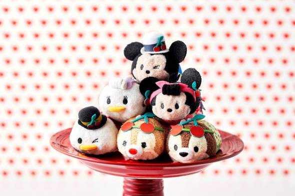 ツムツム ぬいぐるみ（各990円）