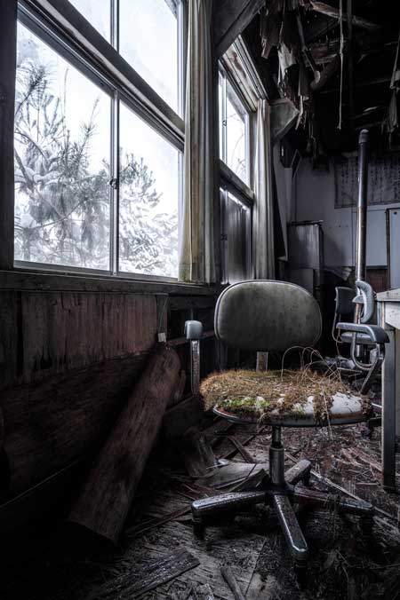 廃校 小学校 椅子 座面 苔 ジオラマ デスクチェア