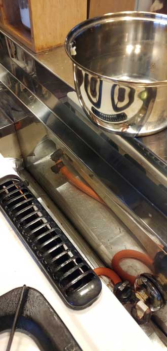 鍋 顔 反射 ビビる 怖い コンロ