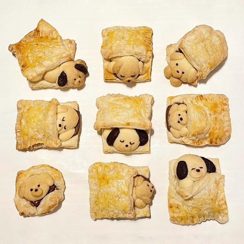 パイ生地のお布団に包まる おいぬクッキー