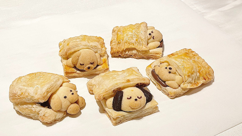 パイ生地のお布団に包まる おいぬクッキー