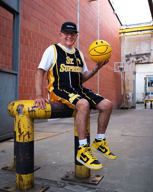 ストリートファッションがカッコいいおじいちゃん