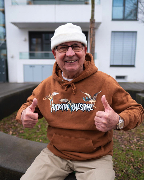 ストリートファッションがカッコいいおじいちゃん