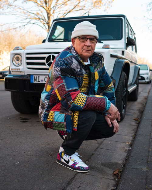 ストリートファッションがカッコいいおじいちゃん