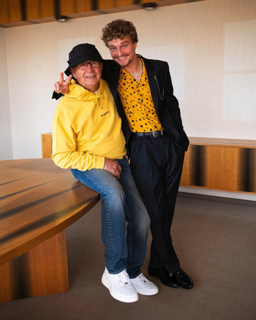 ストリートファッションがカッコいいおじいちゃん