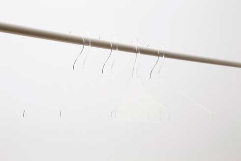 air hanger 宙に浮いて見える 透明 ハンガー モスマイト 反射防止
