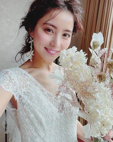 石川恋 ウエディングドレス