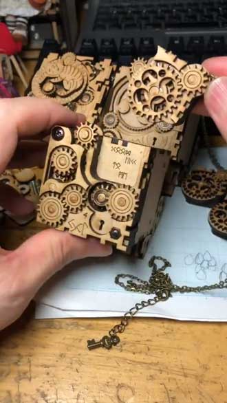 歯車 オルゴール ハンドメイド 手作り アクセサリー 作品