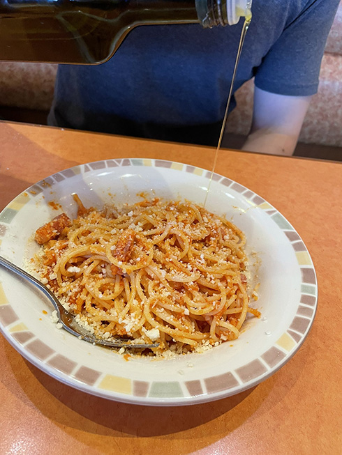 手ごろに本格イタリアンを味わえる！　イタリア人直伝「サイゼリヤの美味しい食べ方」がこだわり満載で試してみたくなる