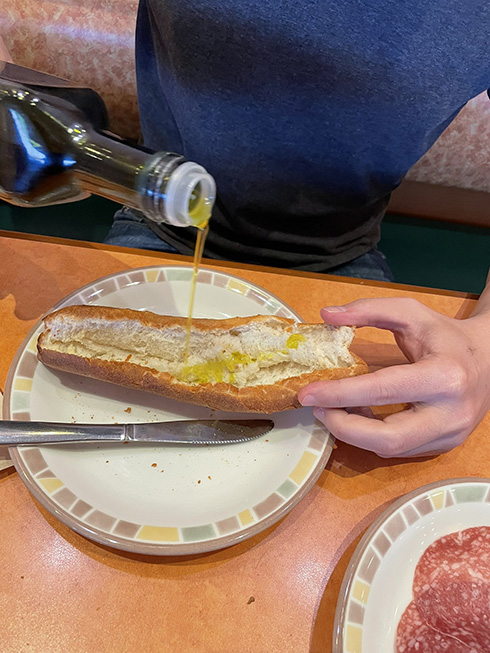 手ごろに本格イタリアンを味わえる！　イタリア人直伝「サイゼリヤの美味しい食べ方」がこだわり満載で試してみたくなる