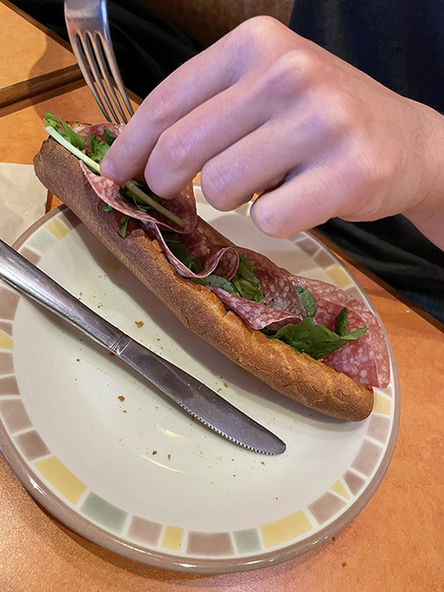 手ごろに本格イタリアンを味わえる！　イタリア人直伝「サイゼリヤの美味しい食べ方」がこだわり満載で試してみたくなる