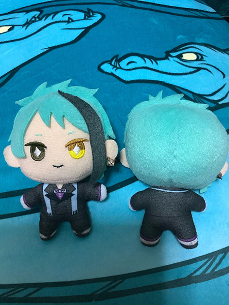 前向きジェイドと後ろ向きフロイド