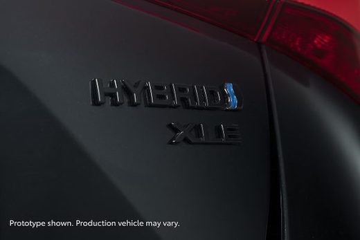 黒いプリウス トヨタ 2022年モデル