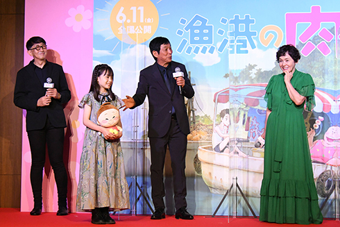 明石家さんま 大竹しのぶ 漁港の肉子ちゃん