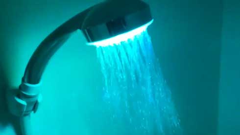 シャワーヘッド ドンキ 一番安い 光る レインボー アゲアゲ