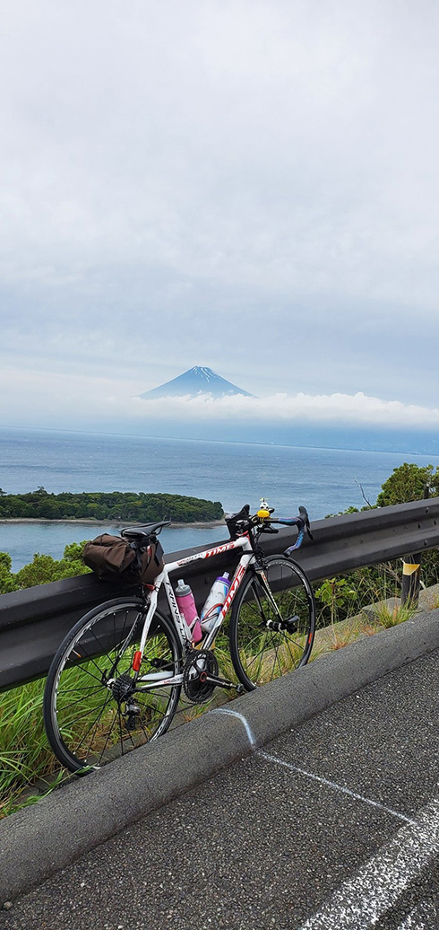 「浮世絵じゃん」　富士山を記録した写真が平面すぎて思わず二度見してしまう