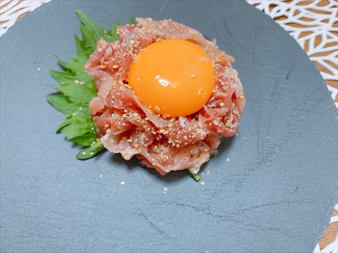 ねとめし 生ハムユッケ，