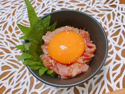 ねとめし 生ハムユッケ，