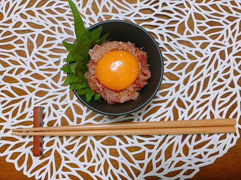 ねとめし 生ハムユッケ，