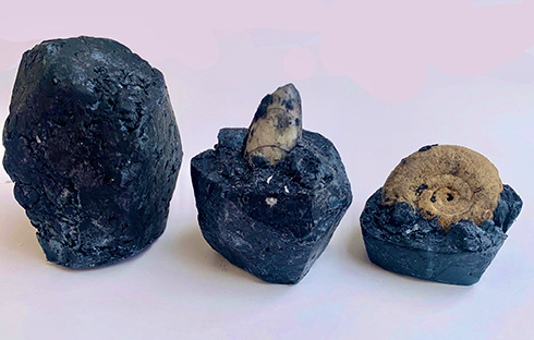 手洗いで発掘作業したい！　使い続けると化石や天然石が姿を見せる石けんに商品化希望の声が殺到