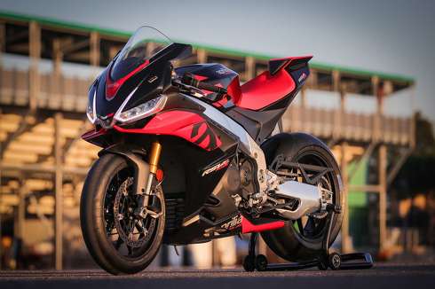 アプリリア RSV4