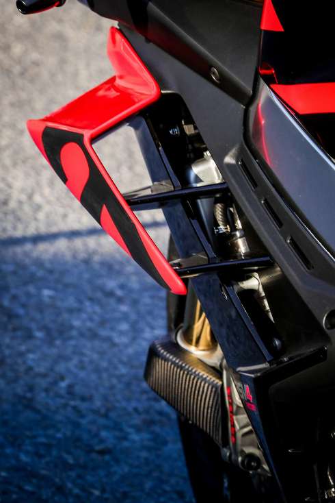 アプリリア RSV4