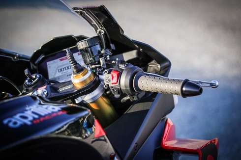 アプリリア RSV4