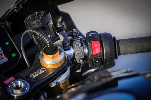 アプリリア RSV4