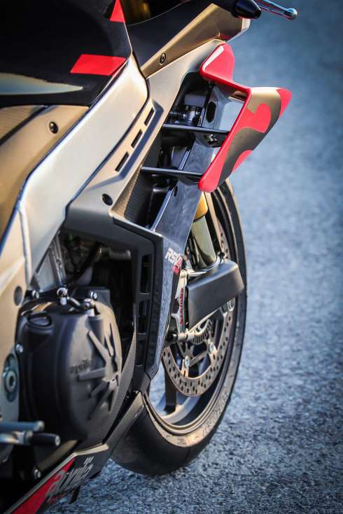 アプリリア RSV4