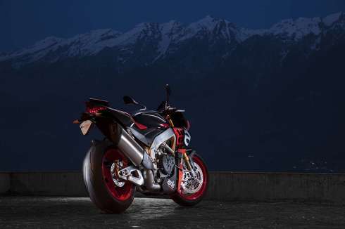 アプリリア Tuono V4