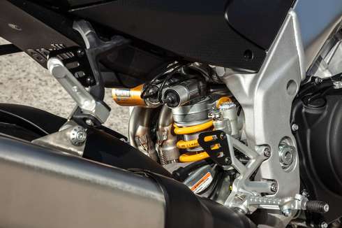 アプリリア Tuono V4