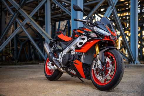 アプリリア Tuono V4