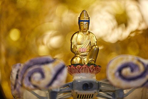 ドローン仏（勢至菩薩）が飛ぶ様子