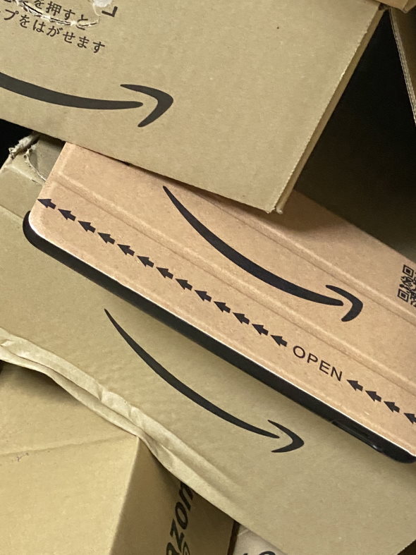 fire タブレット amazon ダンボール ケース 擬態